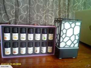 Cube Aromatherapy Diffuser + 14 Oils Gift Pack