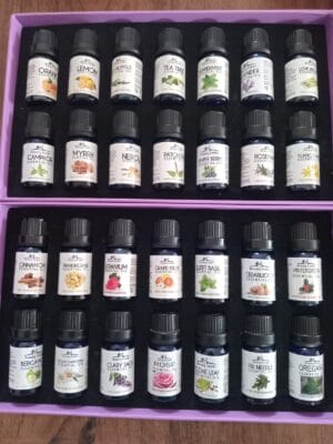 28 essential oils 10ml each gift pack. 2 boxes of 14